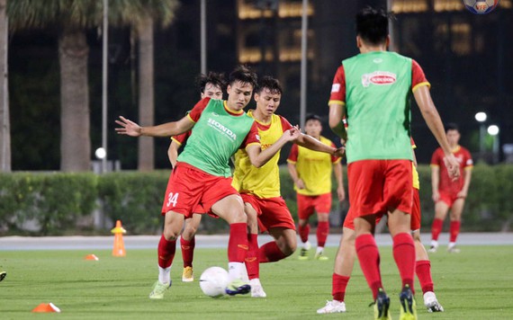 Đội tuyển Việt Nam tập luyện chuẩn bị cho trận gặp Indonesia