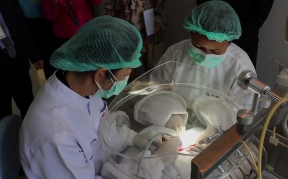 Thái Lan ra mắt bong bóng phòng COVID-19 cho nha sĩ đầu tiên trên thế giới
