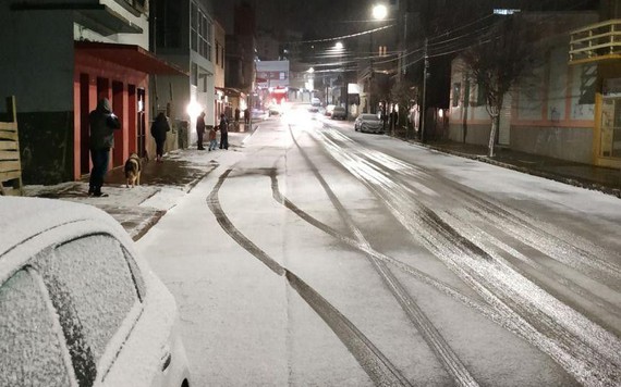 Nhiều nơi tại Brazil lần đầu có tuyết rơi