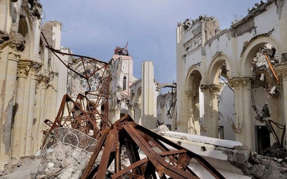 Hiện trường tan hoang sau trận động đất 7,2 độ richter ở Haiti