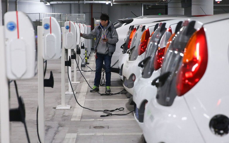 Vì sao xe điện của các 'ông trùm' sản xuất ô tô thế giới khó chen chân vào thị trường Trung Quốc?
